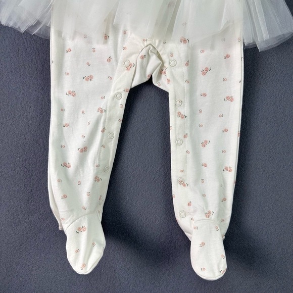 NWT ItsyBig White Floral Tulle Skirt Snap Closures Footed Onepiece Outfit 9M - Picture 11 of 13